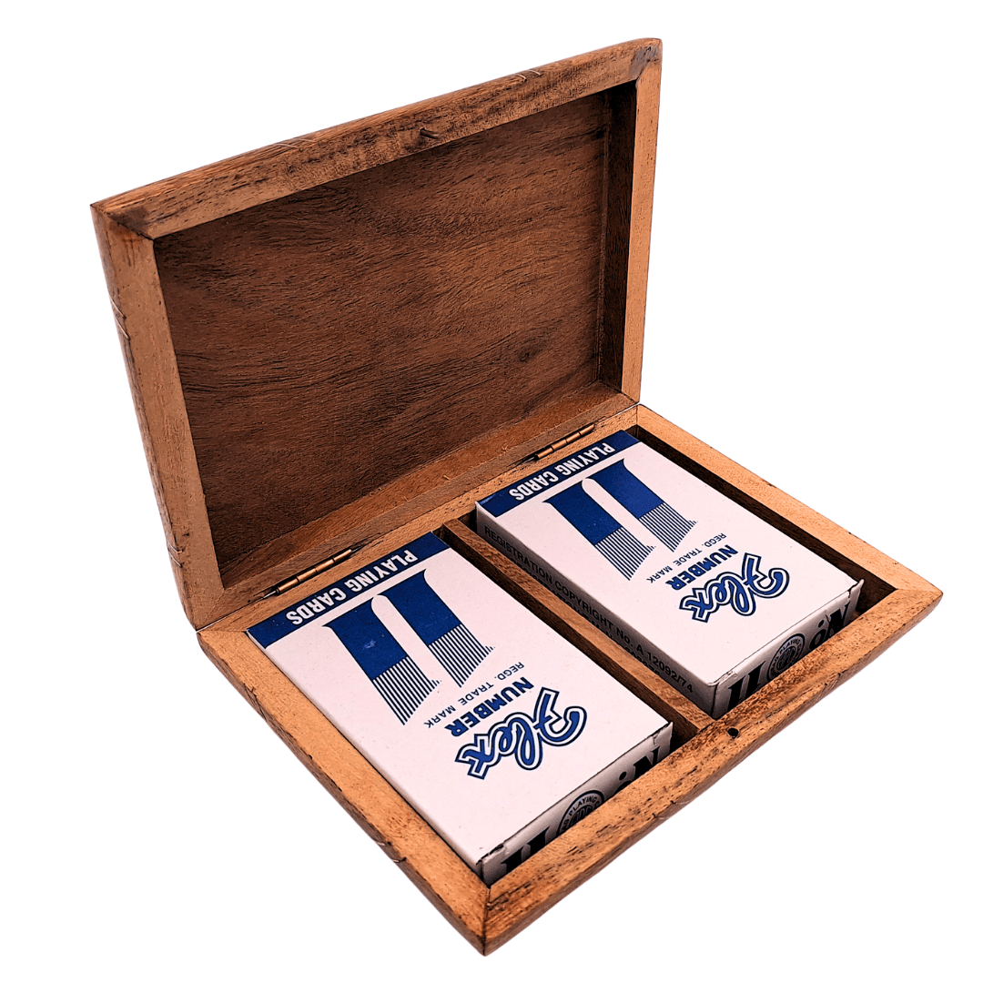 Elegante set van 2 kaartspellen in houten doos met mogelijkheid tot personalisatie met gravure