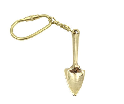 Messing sleutelhanger Spade KRT28 met mogelijkheid tot personalisatie met gravure