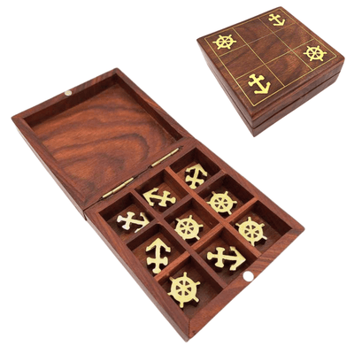 Houten boter-kaas-en-eieren in maritieme stijl met gravure - Gepersonaliseerd cadeau voor een zeiler, Afmetingen 10x10 cm, elegant ontwerp met messing accenten