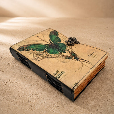 Retro leren notitieboek vlinder met gravure