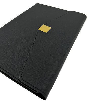 Elegante premium cadeauset met personalisatie – leren A5-notitieboek, pen en USB-stick 16GB in zwart-gouden doos