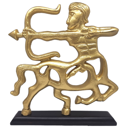 Gouden decoratief beeldje Boogschutter met houten voet en optie voor personalisatie met gravure