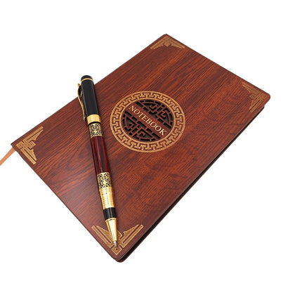 Exclusieve premium geschenkset A5-notitieboek met houten omslag en pen – personalisatie met gravure, ideaal als cadeau voor een baas, docent of kunstenaar – donkerbruin met gouden elementen