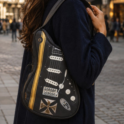 Schoudertas in de vorm van een gitaar met Maltezer kruis - gepersonaliseerd cadeau voor een gitarist