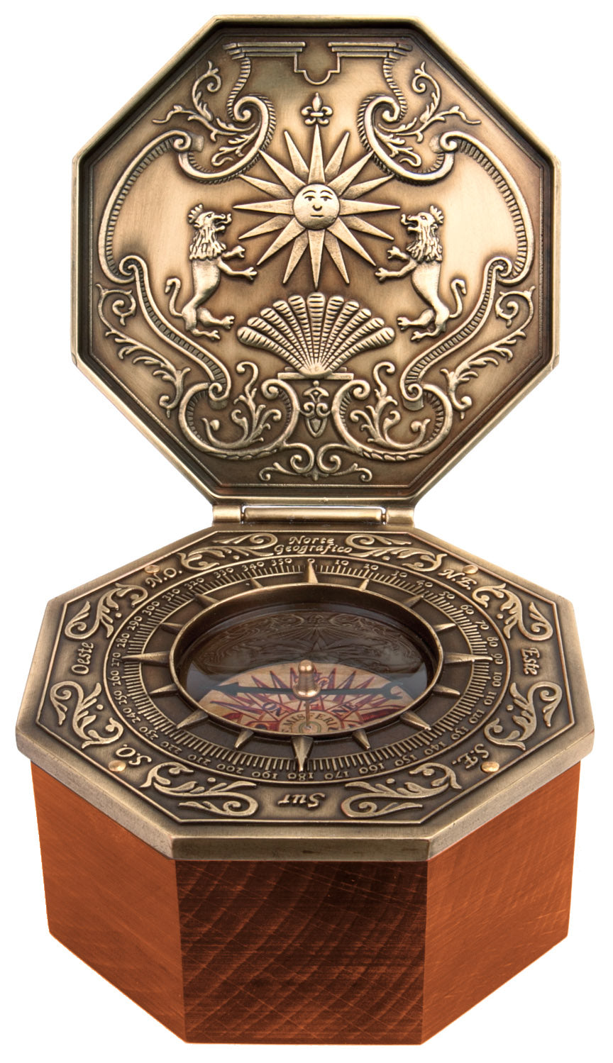 Exclusief Cardan-magnetisch kompas met gravure - Replica als nautisch cadeau, hoogte 5,8 cm, beuken- en eikenhout, messing, renaissancestijl