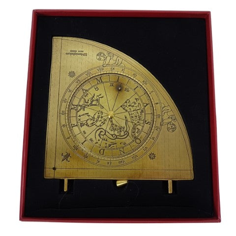 Messing zonnekwadrant Gunter H39 met houten voet, mogelijkheid tot personalisatie met gravure, ideaal cadeau voor liefhebbers van astronomie, hoogte 17 cm, elegante geschenkverpakking