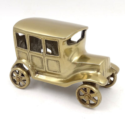 Metalen model van een retro BMW Dixi-auto in antiek messingkleur met personaliseerbare gravure