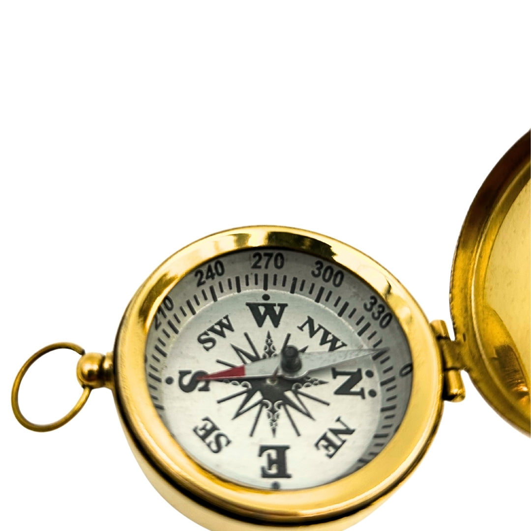 Retro messing kompas met sluitbaar deksel, mogelijkheid tot personalisatie met gravure, ideaal als cadeau voor een zeiler, hoogte 5 cm, maritieme stijl