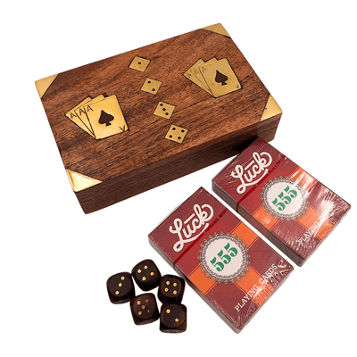 Elegante spelset met twee kaartspellen en dobbelstenen in houten doos met messing versieringen - gepersonaliseerde gravure