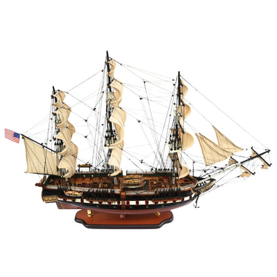 Exclusief groot model van het zeilschip USS Constitution 100cm met mogelijkheid tot personalisatie door gravure
