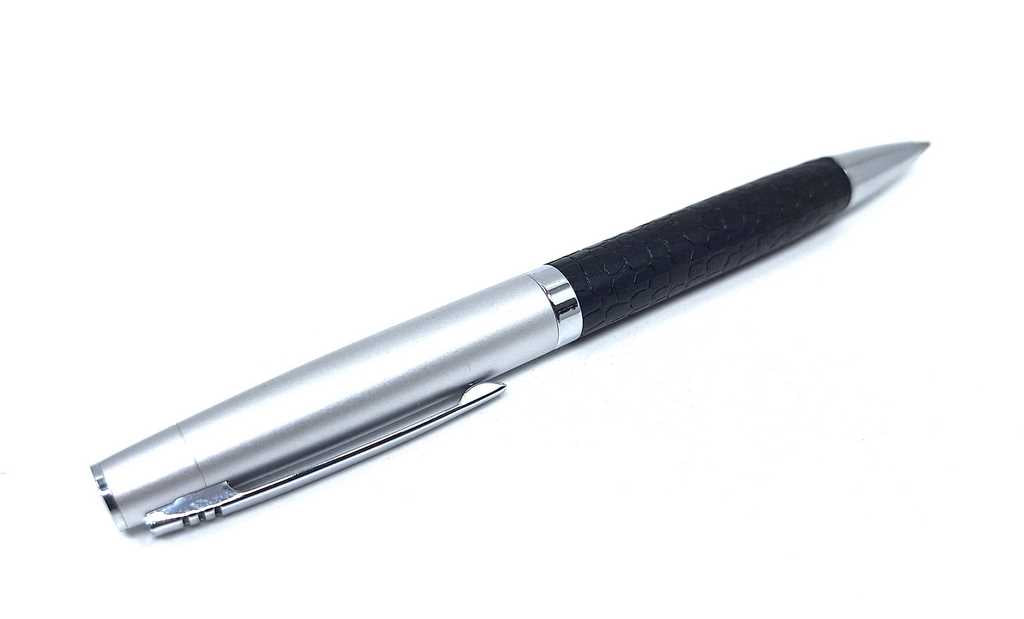 Elegante metalen pen DL1 met mogelijkheid tot personalisatie met gravure