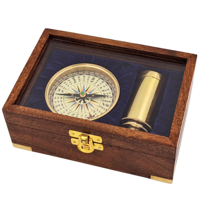 Cadeauset met messing kompas en verrekijker in elegante houten doos met gravure