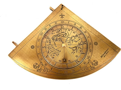 Messing zonnekwadrant Gunter H39 met houten voet, mogelijkheid tot personalisatie met gravure, ideaal cadeau voor liefhebbers van astronomie, hoogte 17 cm, elegante geschenkverpakking