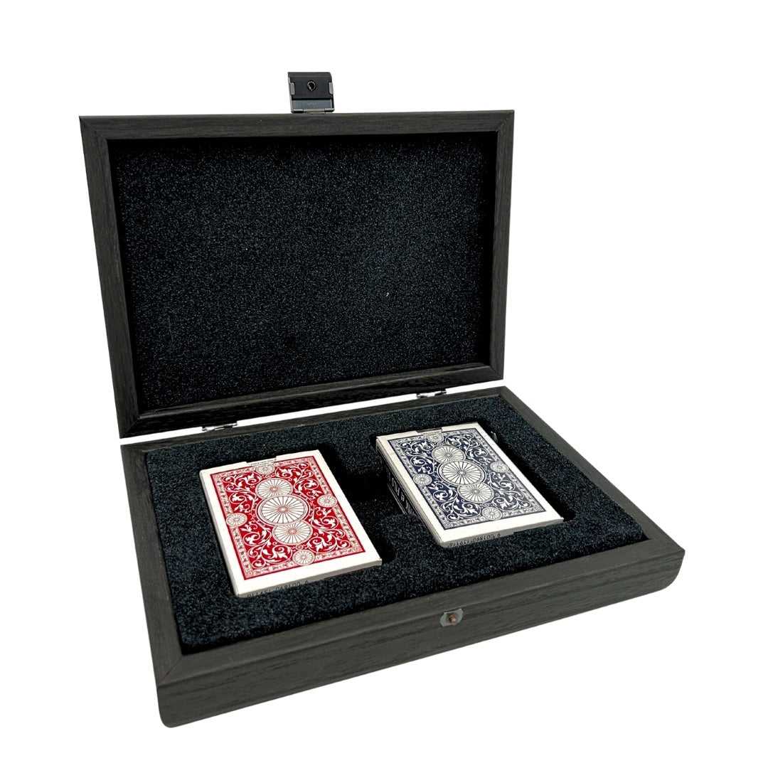 Exclusieve speelkaarten in een decoratieve doos met mogelijkheid tot personalisatie met gravure - donkerblauw en rood, houten doos met fluwelen voering