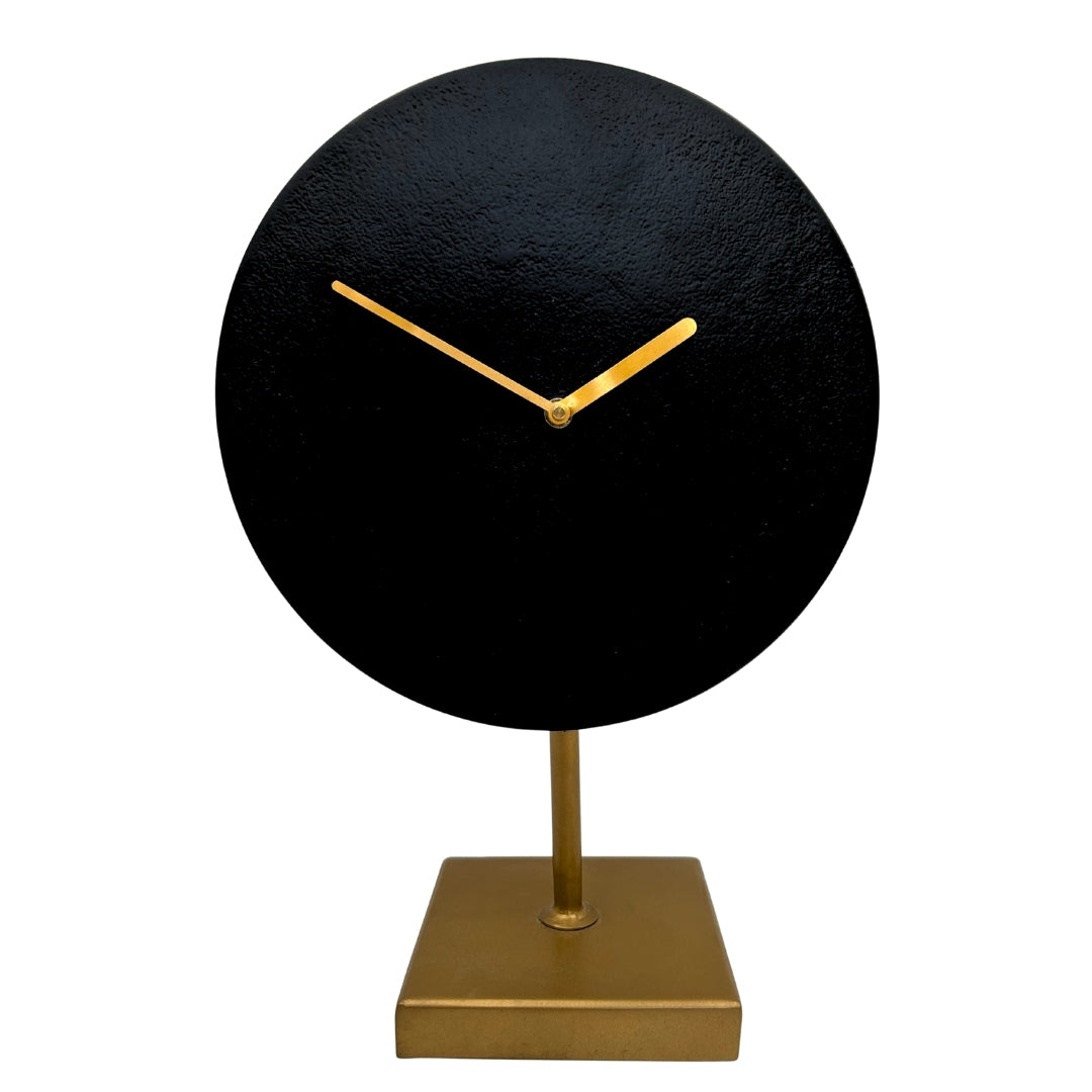 Elegante ronde metalen klok 4122 in goud en zwart met mogelijkheid tot personalisatie met gravure