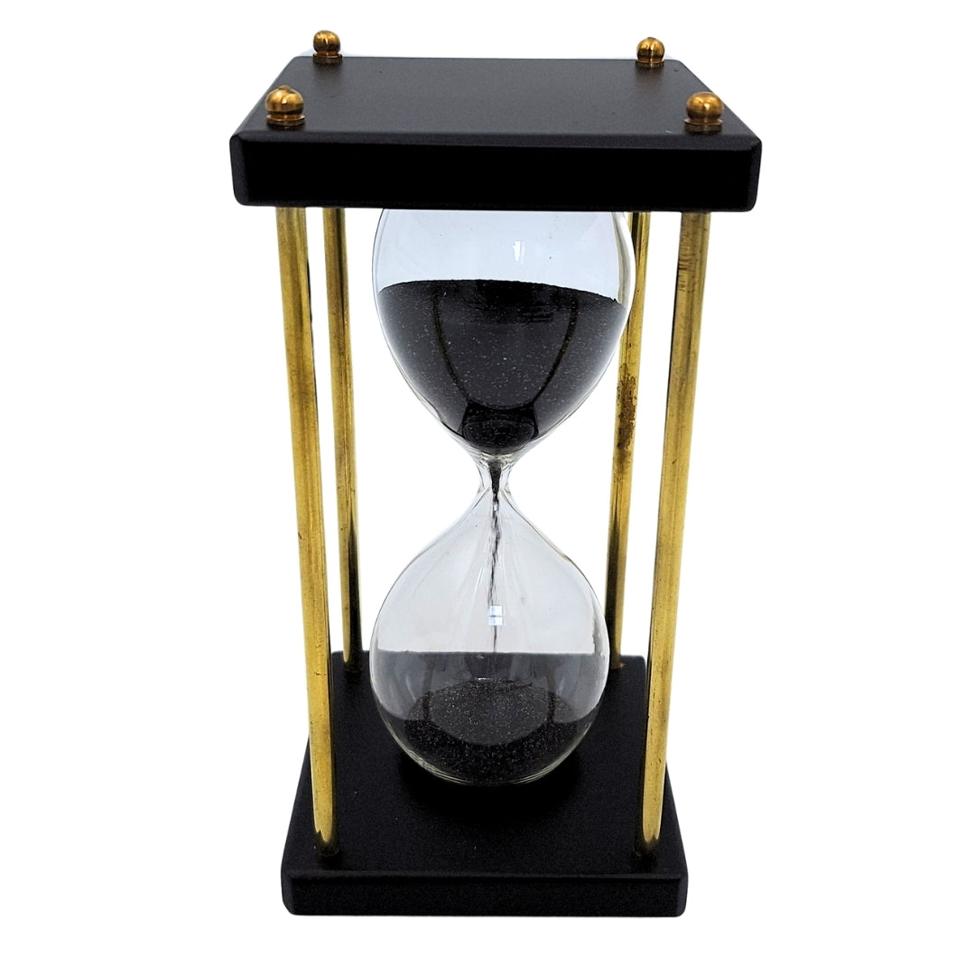 Messing-houten zandloper 5 minuten met zwart zand met mogelijkheid tot personalisatie met gravure – elegante retrodecoratie als cadeau met een hoogte van 16 cm