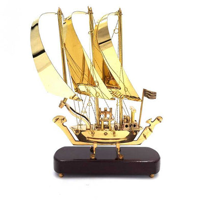 Elegant messing schip op houten voet 30 cm met mogelijkheid tot personalisatie door gravure