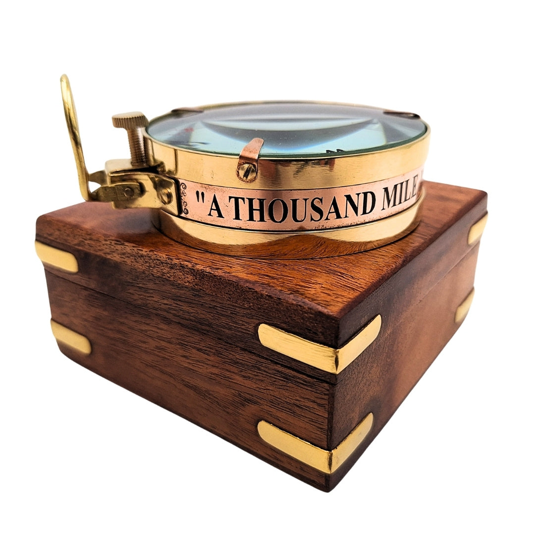 Retro messing kaartleeskompas Map Reader met gravure in houten doos