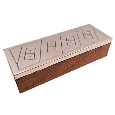 Elegant domino in houten doos met aluminium bovenkant