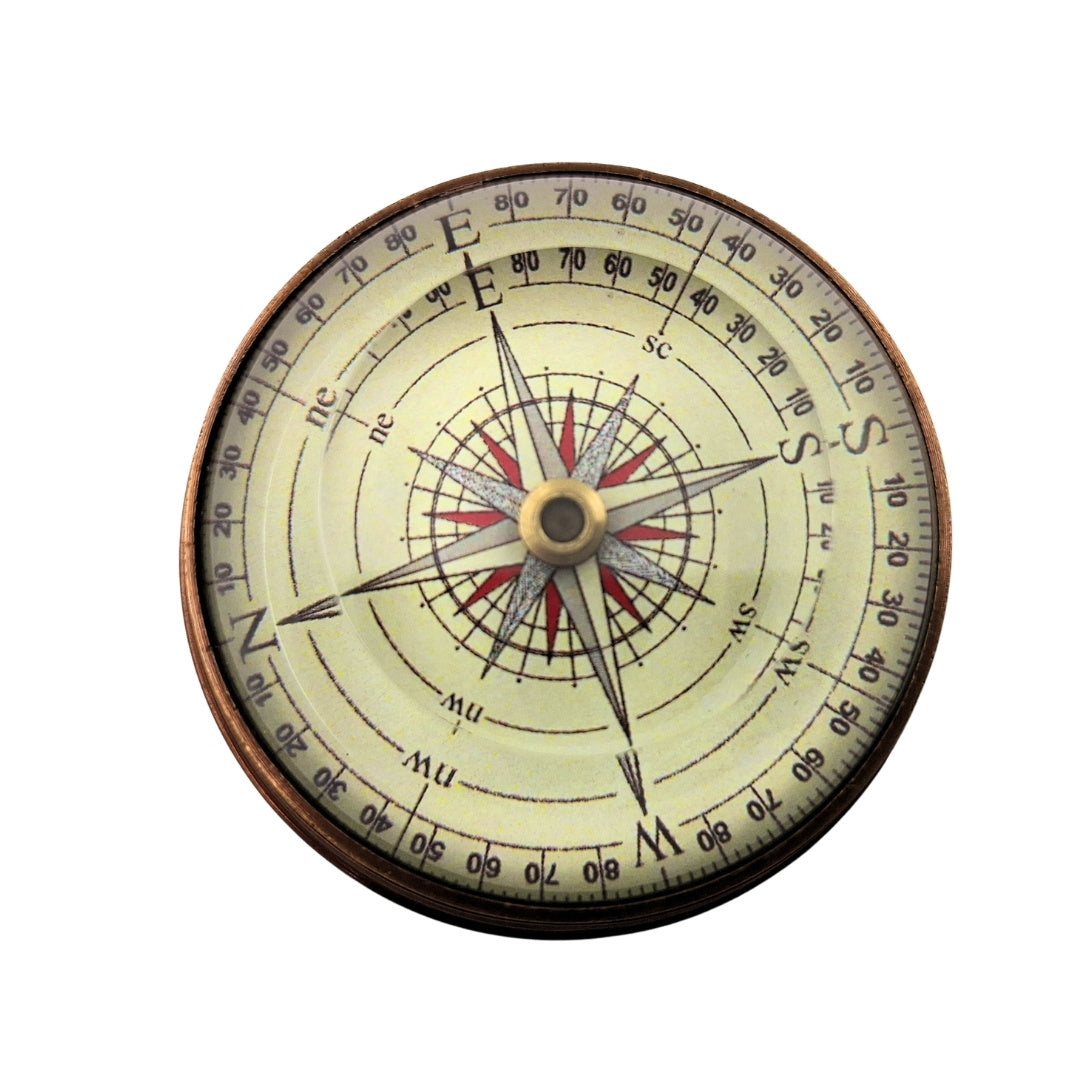 Stijlvol lenskompas van messing en glas met mogelijkheid tot personalisatie met gravure - retro gadget voor op het bureau, ideaal cadeau voor een reiziger - diameter 6,3 cm, hoogte 3 cm, kleur beige, rood en zwart