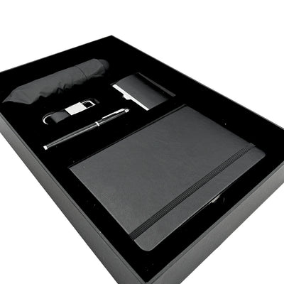 Elegante geschenkset Classico met personalisatie - leren notitieboek A5, paraplu, pen, visitekaarthouder en sleutelhanger in esthetische geschenkdoos
