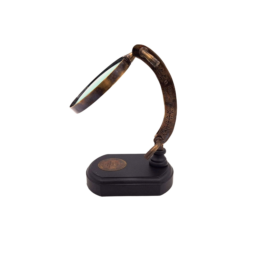 Elegante loep op houten voet met verstelling, mogelijkheid tot personalisatie met gravure, ideaal als cadeau, hoogte 20 cm, vergrootglas 10 cm, messing behuizing en arm