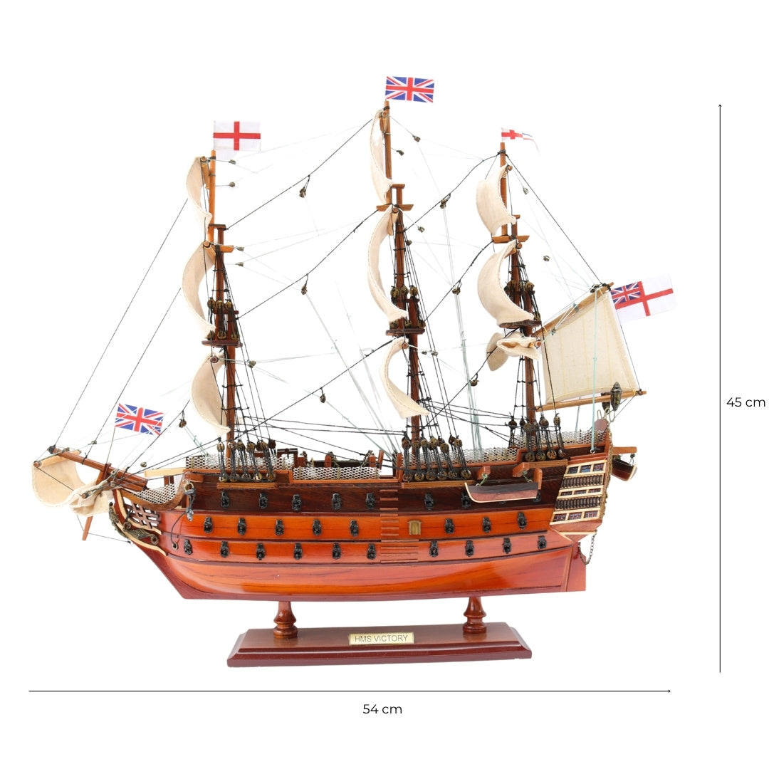 Model van het zeilschip HMS Victory, gemonteerd, 54 cm - Handgemaakte replica met mogelijkheid tot personalisatie door gravure - Ideaal cadeau voor zeilliefhebbers - Hoge kwaliteit, elegante houten voet