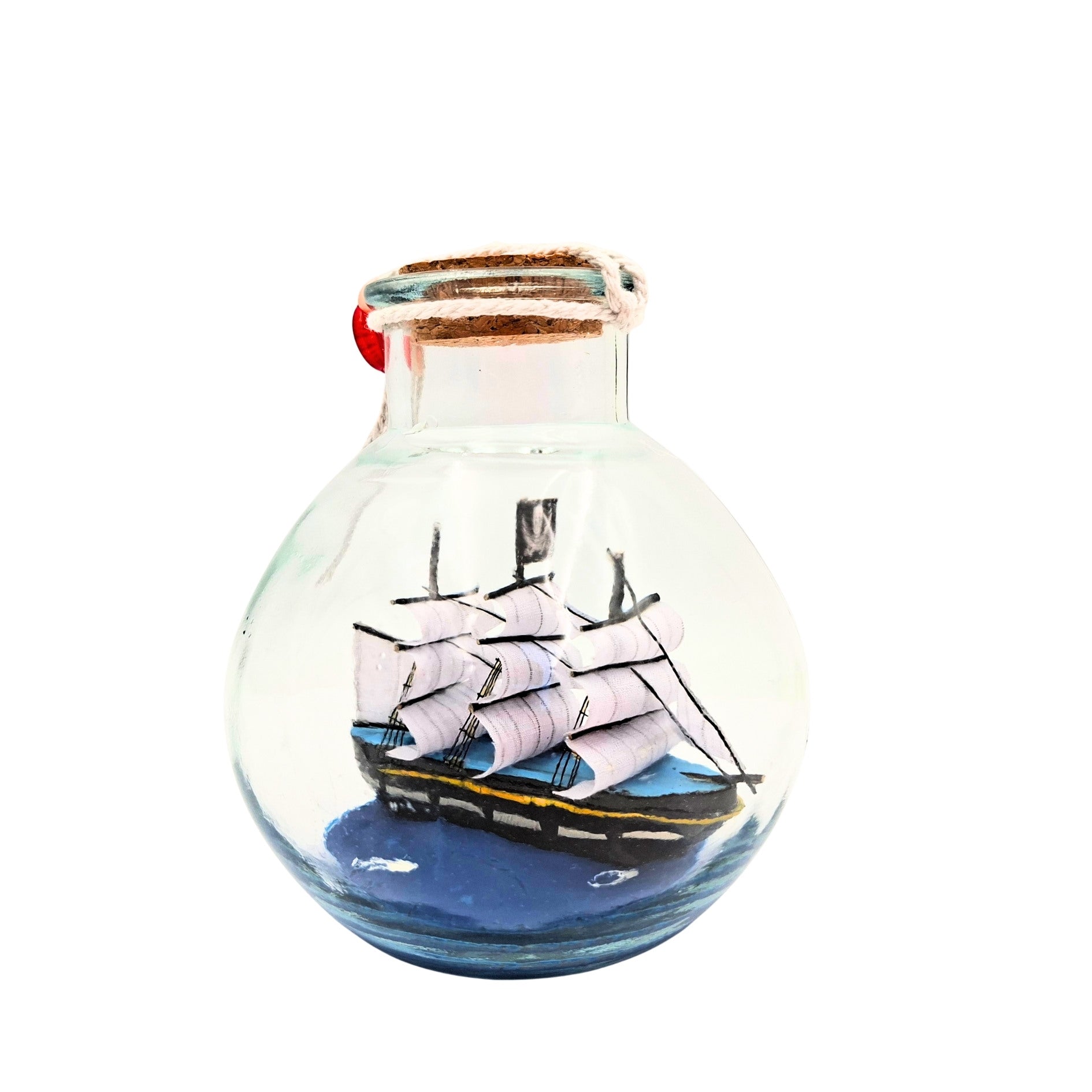 Miniatuurzeilschip in een fles met mogelijkheid tot personalisatie door gravure – klassieke maritieme decoratie als cadeau, 10 x 10 x 11 cm