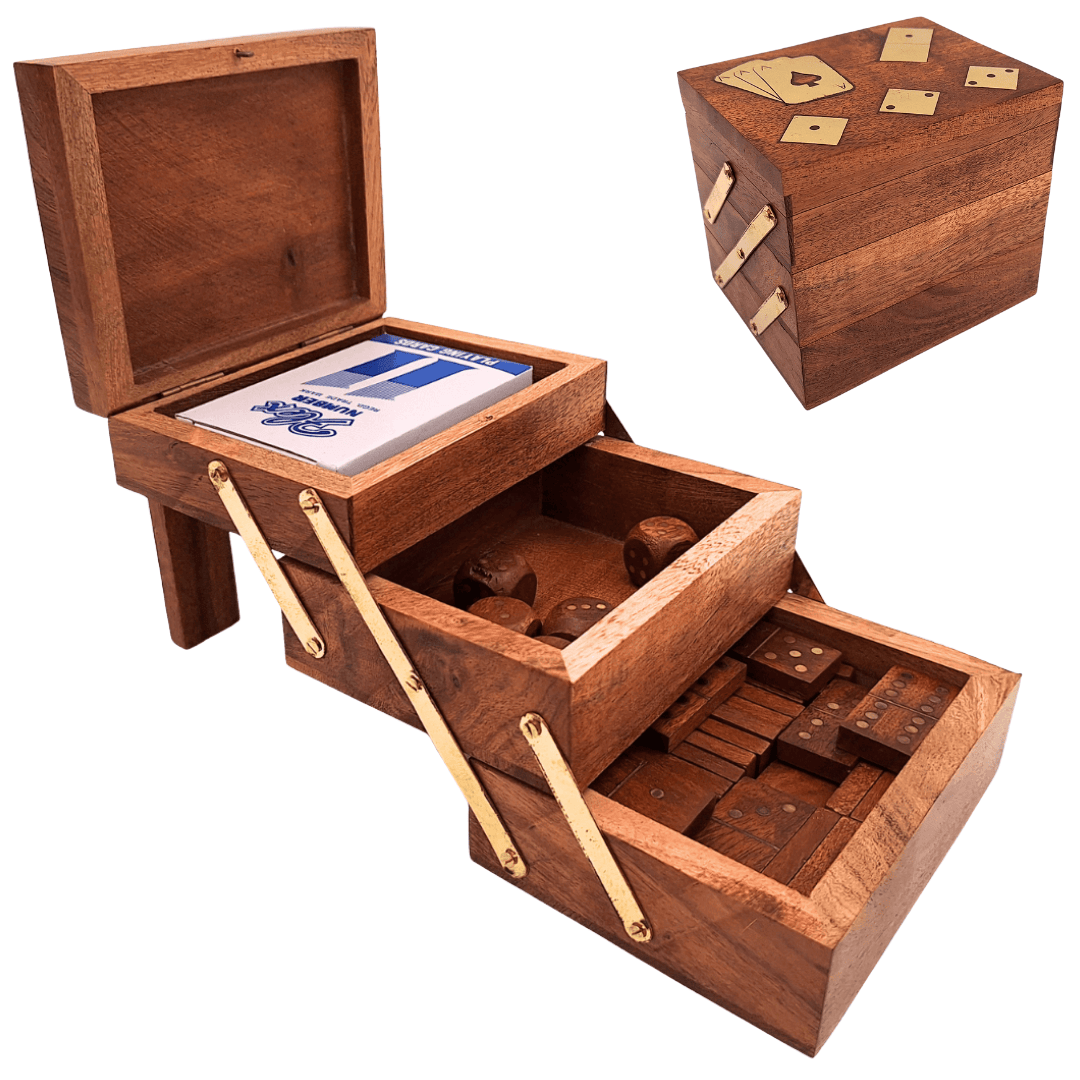 Elegante 3-in-1 spellenset met gepersonaliseerde gravure - kaarten, dobbelstenen, domino in houten doos met messing versieringen - ideaal cadeau voor spelliefhebbers - afmetingen 12 x 9,5 x 10,5 cm