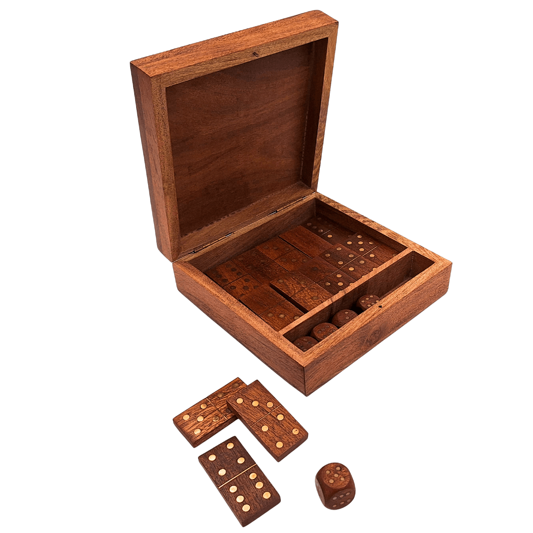 Elegante spellenset in houten doos met gravure