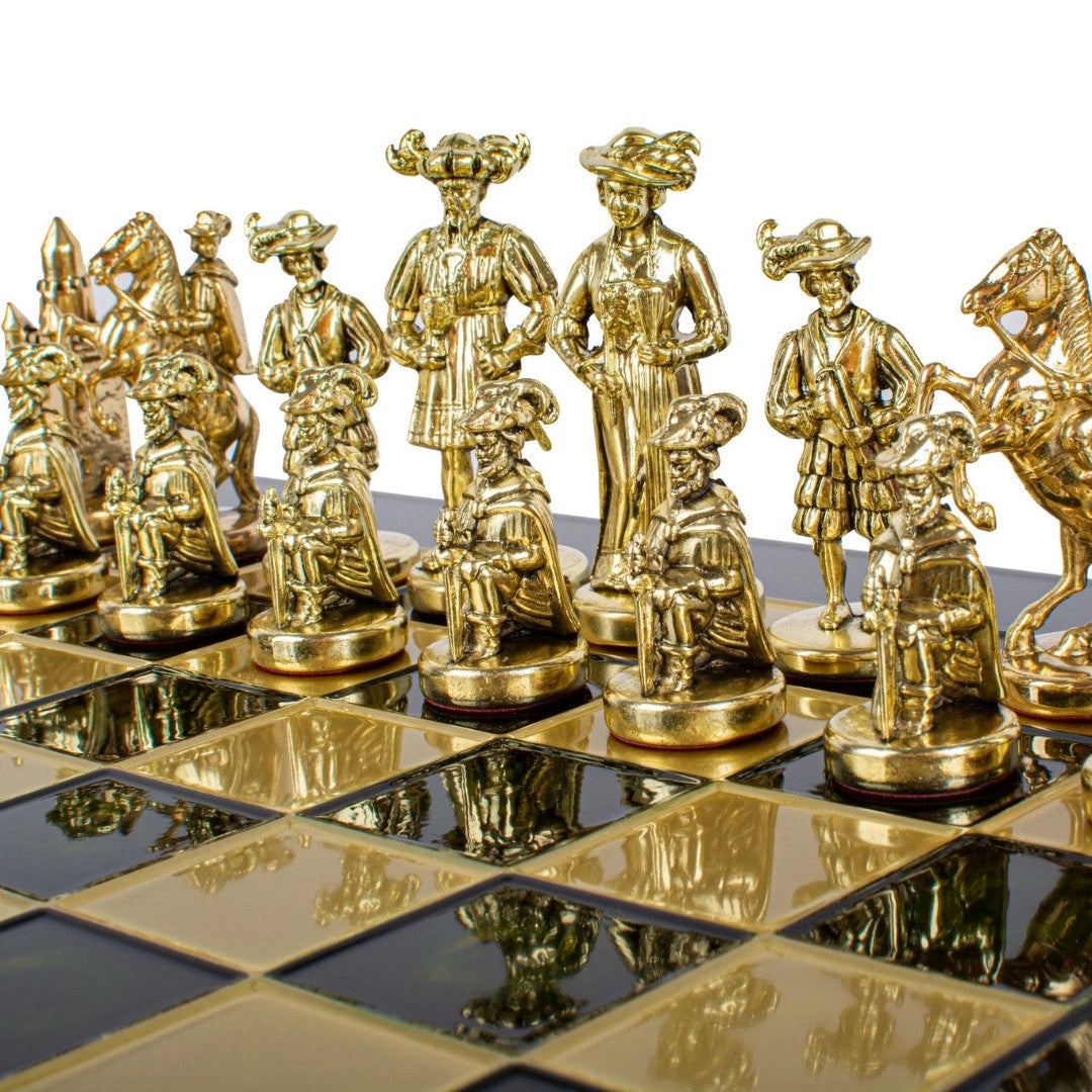 Exclusief metalen schaakspel met messing schaakbord 44 x 44 cm – middeleeuwse figuren met mogelijkheid tot personalisatie door gravure