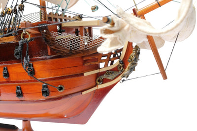 Model van het zeilschip HMS Victory, gemonteerd, 54 cm - Handgemaakte replica met mogelijkheid tot personalisatie door gravure - Ideaal cadeau voor zeilliefhebbers - Hoge kwaliteit, elegante houten voet