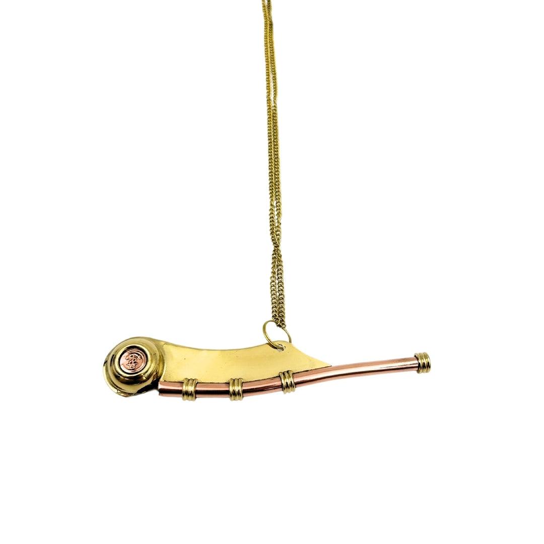 Bootsmansfluit met gravure in elegante houten doos – messing, 12,5 cm