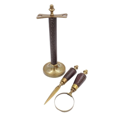 Bureauset met vergrootglas en briefopener MIS-0742 met mogelijkheid tot personalisatie door gravure, elegante leren bekleding, ideaal als cadeau, afmetingen: 18 x 7.5 x 3.5 cm (vergrootglas), 18 x 3.5 x 3.5 cm (mes)