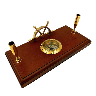 Maritieme bureauset met gravure – stuurwiel, kompas, pennenhouders van gepolijst hout en messing