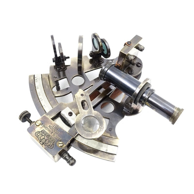 Messing sextant met gravure in leren doos - replica uit 1917, ideaal als cadeau voor zeilers en astronomen, afmetingen 13x12x6 cm, antiek, materiaal: messing en glas