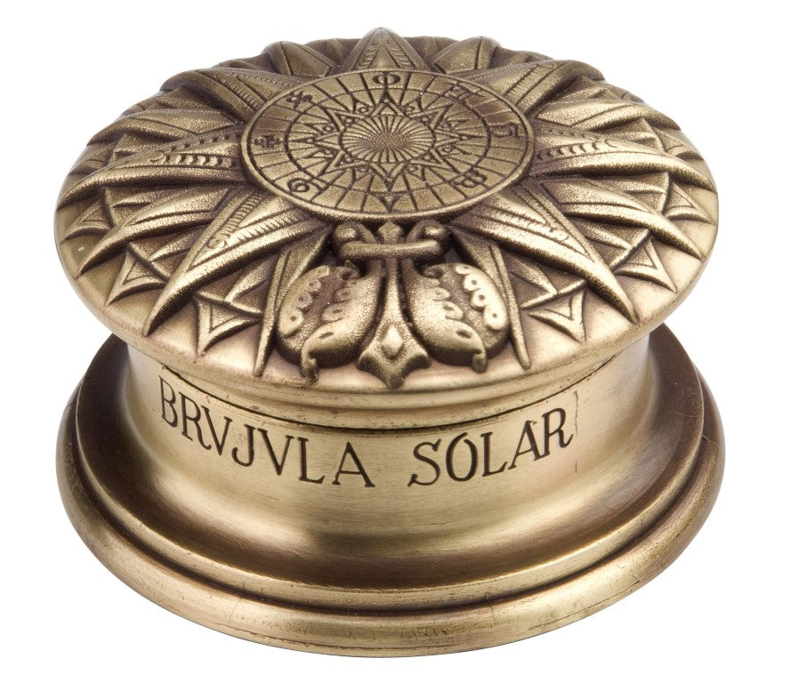 Messing Renaissance-Zonnekompas met Gravure - Elegant Vintage Cadeau met een Hoogte van 4,5 cm en een Diameter van 8,5 cm