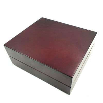 Houten geschenkdoos 14 x 16 x 6,7 cm in donkerkersenkleur met vilten inzetstuk en mogelijkheid tot personalisatie met gravure