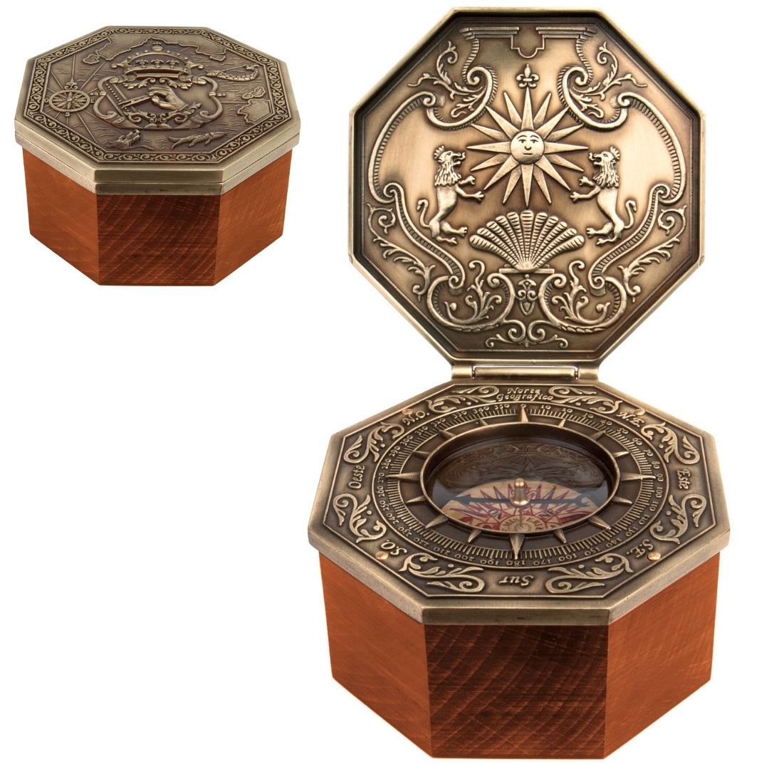 Exclusief Cardan-magnetisch kompas met gravure - Replica als nautisch cadeau, hoogte 5,8 cm, beuken- en eikenhout, messing, renaissancestijl