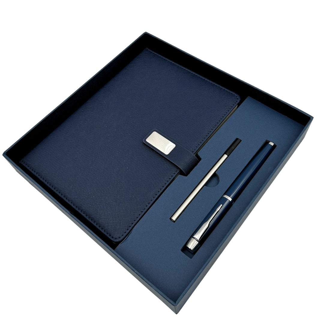 Elegant marineblauw leren notitieboek A5 met pen en gepersonaliseerde gravure in geschenkdoos