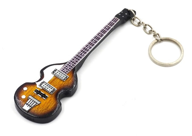 Sleutelhanger in de vorm van een basgitaar van The Beatles