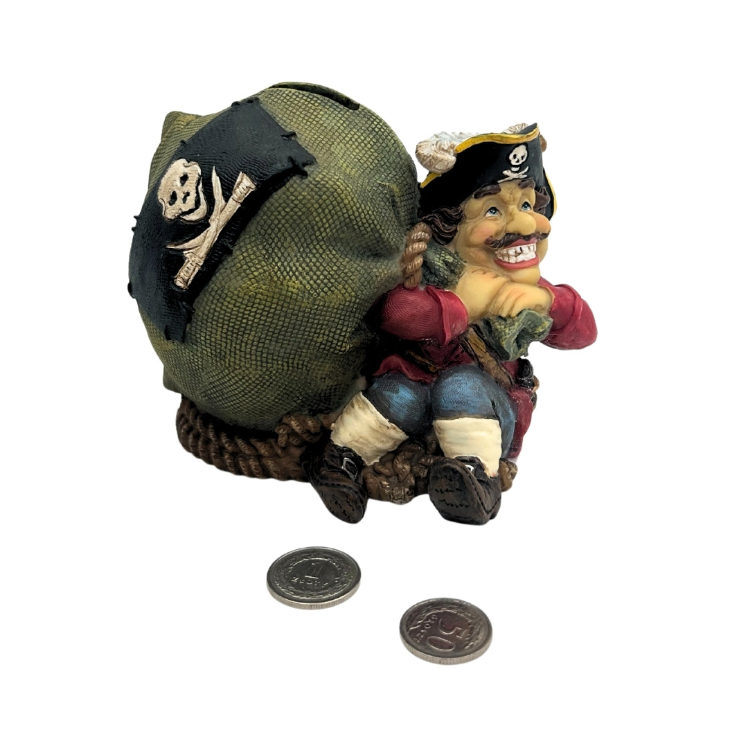 Decoratieve spaarpot piraat met schat 14 cm met mogelijkheid tot personalisatie met gravure