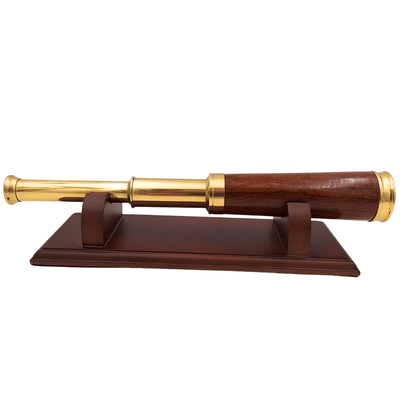 Messing-houten telescoop met mogelijkheid tot personalisatie met gravure op elegante houten voet