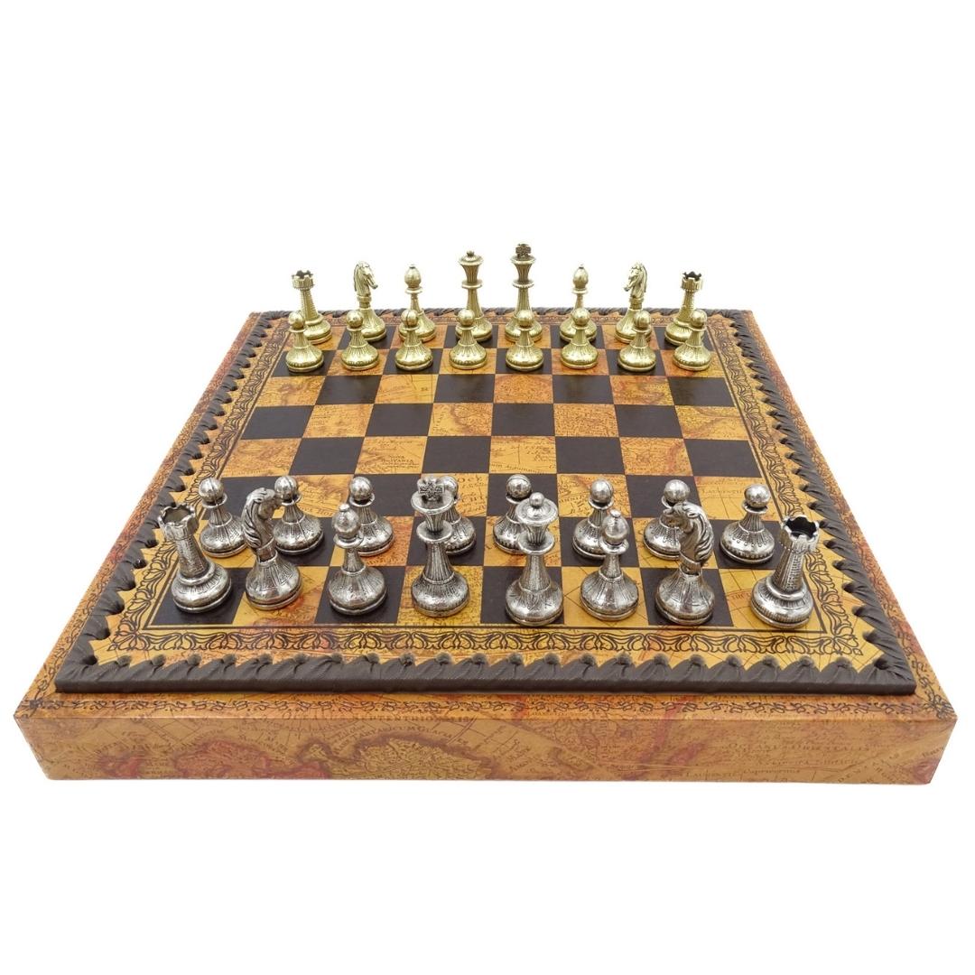 Exclusieve metalen schaakset Italfama 28x28 cm met mogelijkheid tot personalisatie met gravure, bruin-zwart schaakbord, goud- en zilverkleurige stukken