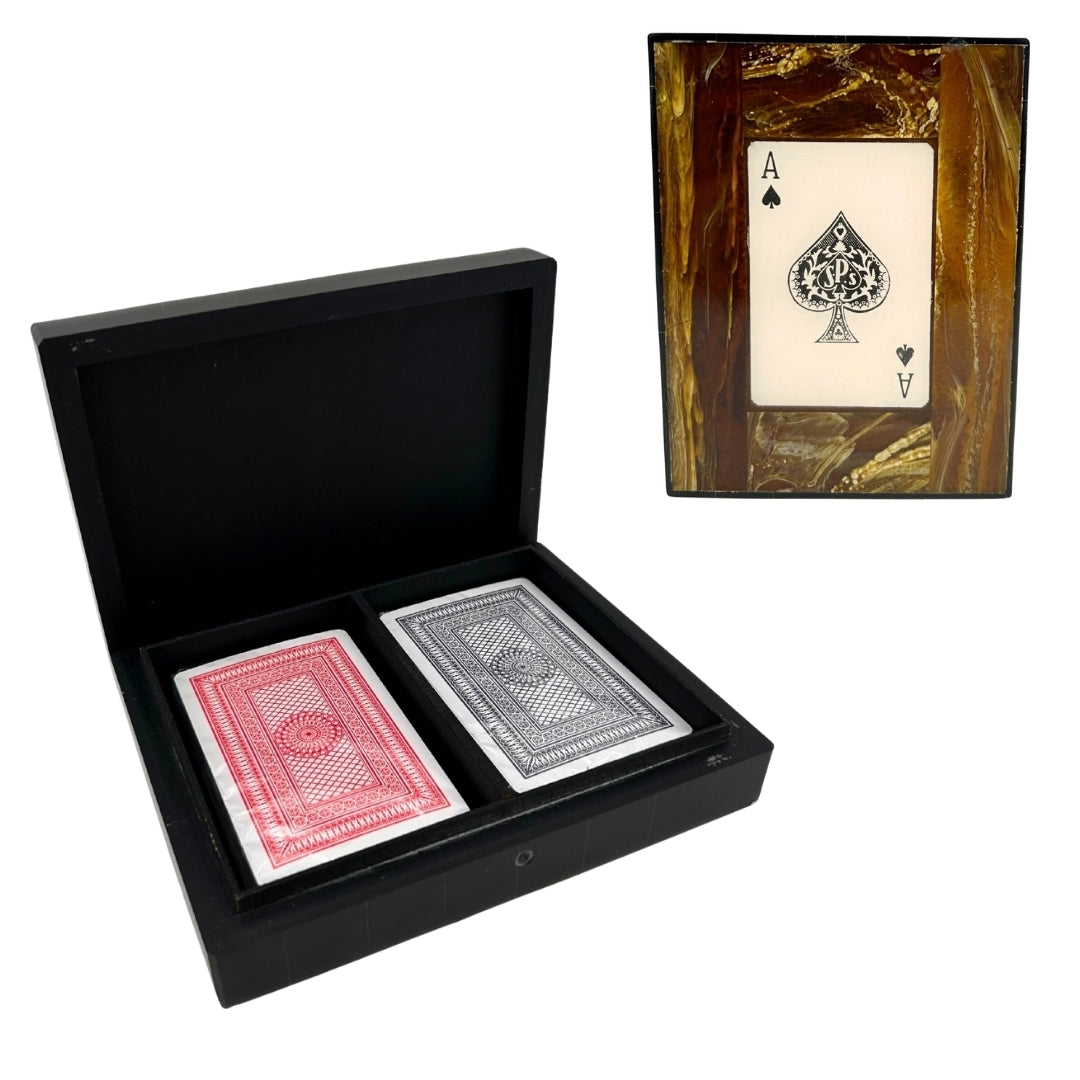 Stijlvolle set van twee kaartspellen in een elegante doos van hars met mogelijkheid tot personalisatie door gravure