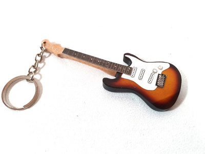 Mahoniehouten sleutelhanger in de vorm van een J. Hendrix-gitaar met mogelijkheid tot personalisatie met gravure