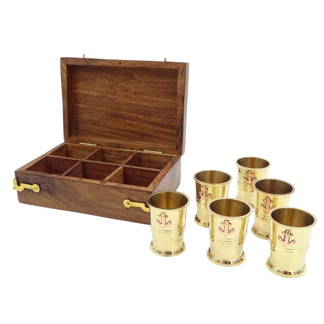 Set van 6 metalen borrelglaasjes met anker in houten doos - ideaal als cadeau met mogelijkheid tot personalisatie met gravure - goudkleurig messing, inhoud 50ml, elegant ontwerp voor liefhebbers van maritieme stijl