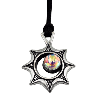 Ketting Zonsverduistering met gravure – Optische illusie met Tsjechisch kristal, gepersonaliseerd cadeau voor reizigers, hoogwaardig zamak, verstelbare lengte 45-62 cm