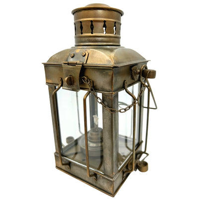 Retro stalen petroleum lamp LT608 in de kleur verouderd messing met graveermogelijkheid