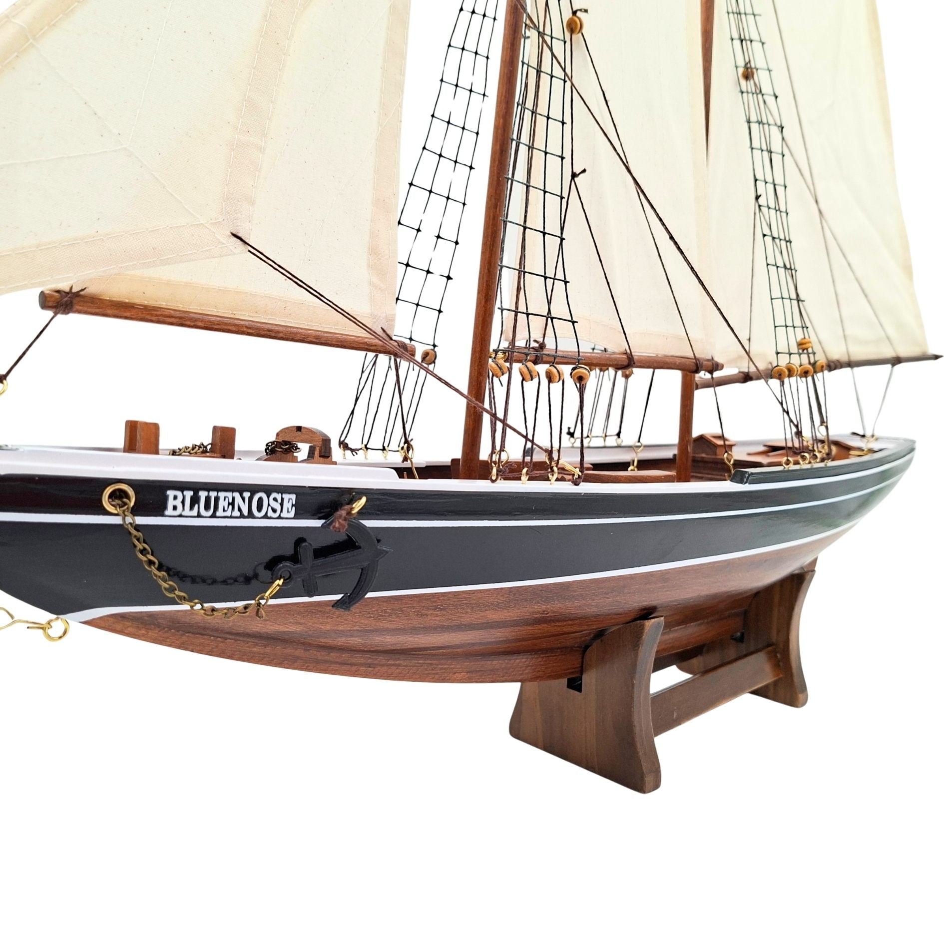 Model van schoener Bluenose 78 cm met gravure - elegante maritieme decoratie van hout als cadeau voor liefhebbers van zeilen en maritieme geschiedenis, met natuurlijke zeilen